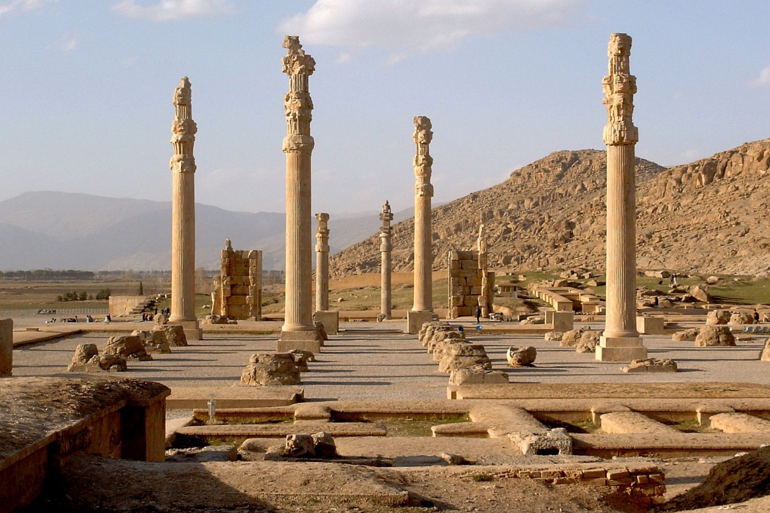 11travelartin.com-2-500-years-old-ruins-of-persepolis-in-iran-UNESCO SITES