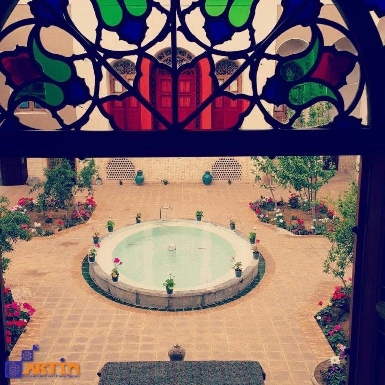 11Persian traditional house Iran budget tours