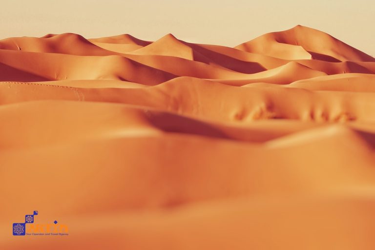 11Halvan desert in Iran travelartin.com