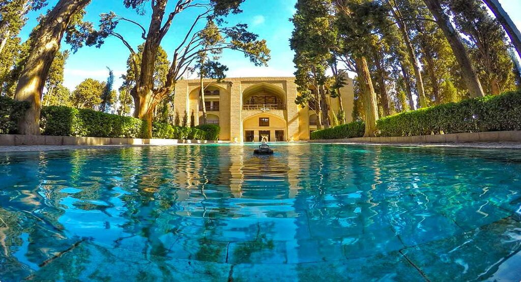 11Fin Persian garden in Iran tourist attractions travelartin.com