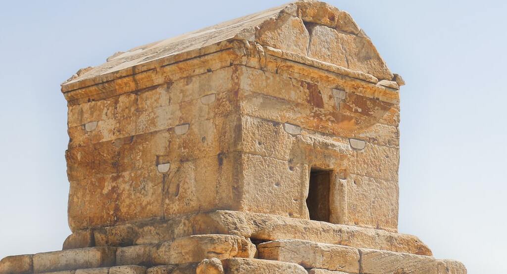 11pasargadae unesco site iran shiraz travelartin.com